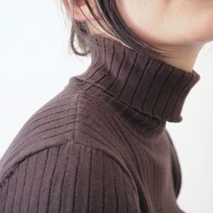 Vintage brown ribbed knit turtleneck top